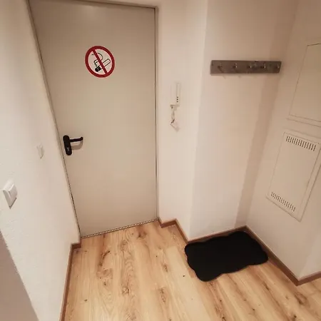 Monteurzimmer / Im Souterrain Neukoelln