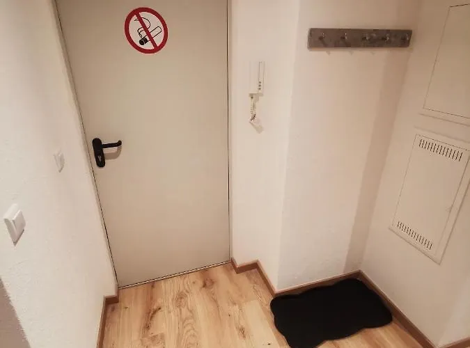 Monteurzimmer / Im Souterrain Neukoelln