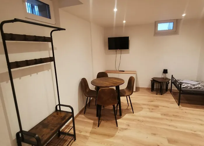 Appartement Monteurzimmer / Im Souterrain Neukoelln