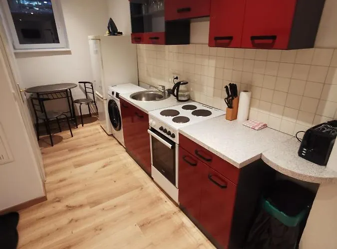 Monteurzimmer / Im Souterrain Neukoelln Appartement Berlijn