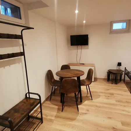 公寓 Monteurzimmer / Im Souterrain Neukoelln